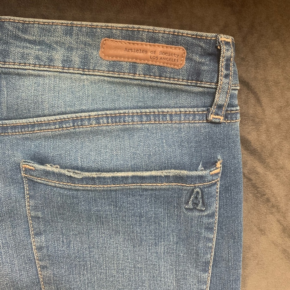 Cute Skinny Cut Jeans - Picture 4 of 6